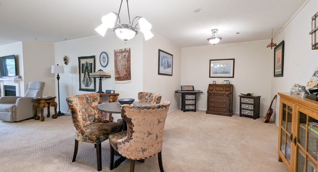 1560, Hillside Ave, Victoria, Canada, 1 Bedroom Bedrooms, 0 ,2 BathroomsBathrooms,Condo,For Sale,Fifteen Sixty,Hillside Ave,3,1099