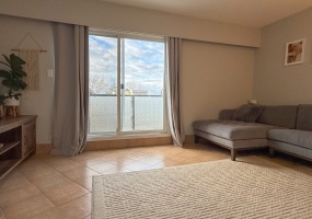 991, Cloverdale Avenue, Victoria, Canada, 2 Bedrooms Bedrooms, 0 ,1 BathroomBathrooms,Condo,Sold,Cloverdale Court,Cloverdale Avenue,0,1108
