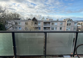 991, Cloverdale Avenue, Victoria, Canada, 2 Bedrooms Bedrooms, 0 ,1 BathroomBathrooms,Condo,Sold,Cloverdale Court,Cloverdale Avenue,0,1108