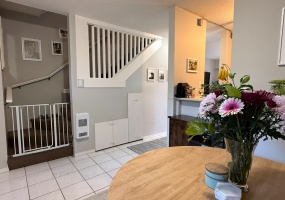991, Cloverdale Avenue, Victoria, Canada, 2 Bedrooms Bedrooms, 0 ,1 BathroomBathrooms,Condo,Sold,Cloverdale Court,Cloverdale Avenue,0,1108