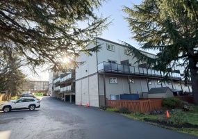 991, Cloverdale Avenue, Victoria, Canada, 2 Bedrooms Bedrooms, 0 ,1 BathroomBathrooms,Condo,Sold,Cloverdale Court,Cloverdale Avenue,0,1108